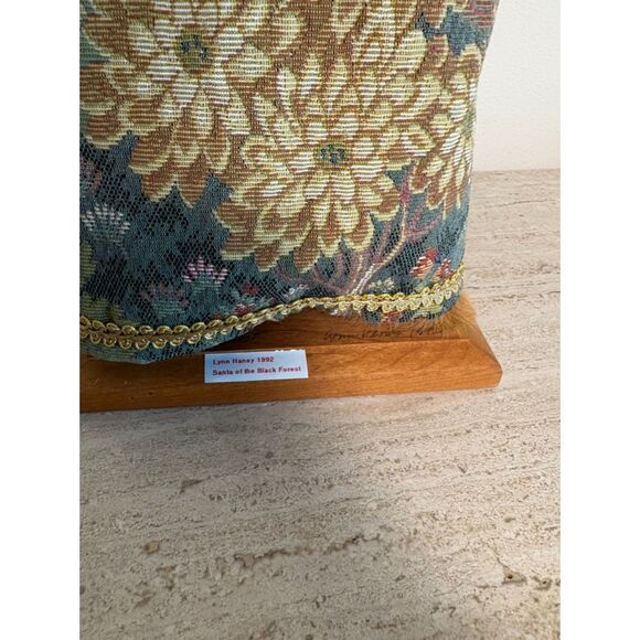 VTG 1992 Lynn Haney "Santa of the Black Forest" SIGNED - Picture 9 of 9